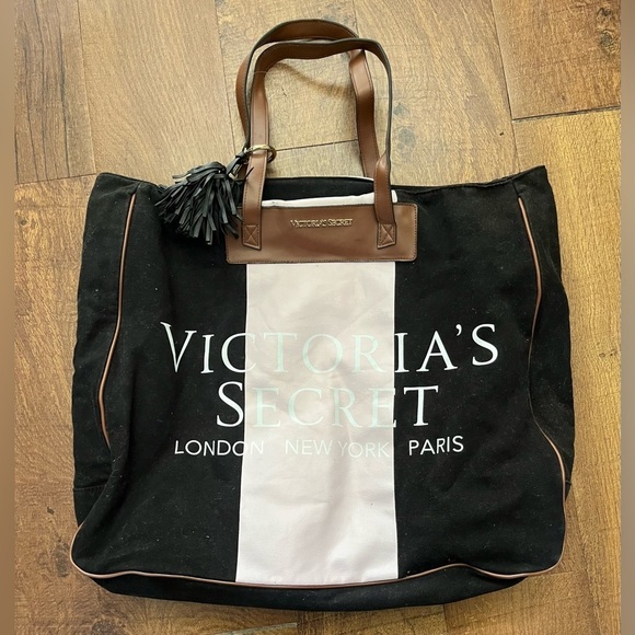 Victoria’s Secret weekender bag tote - Picture 2 of 13